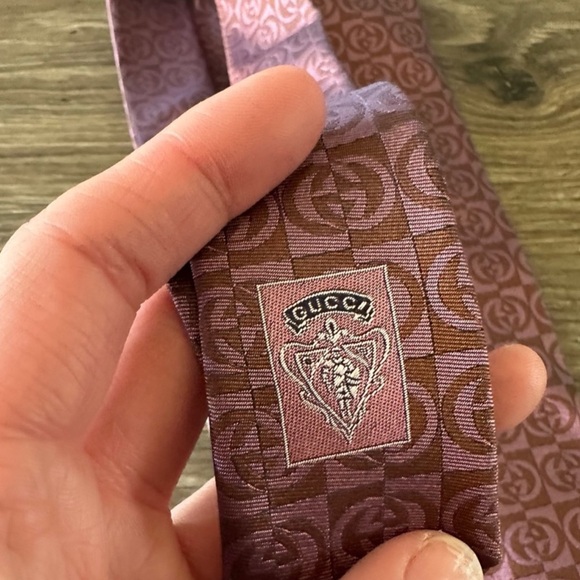 Men’s Gucci tie - Picture 2 of 6